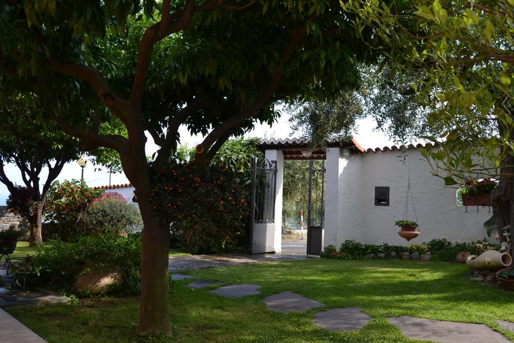 Azienda Agrituristica Villa Arianna Imperia Extérieur photo